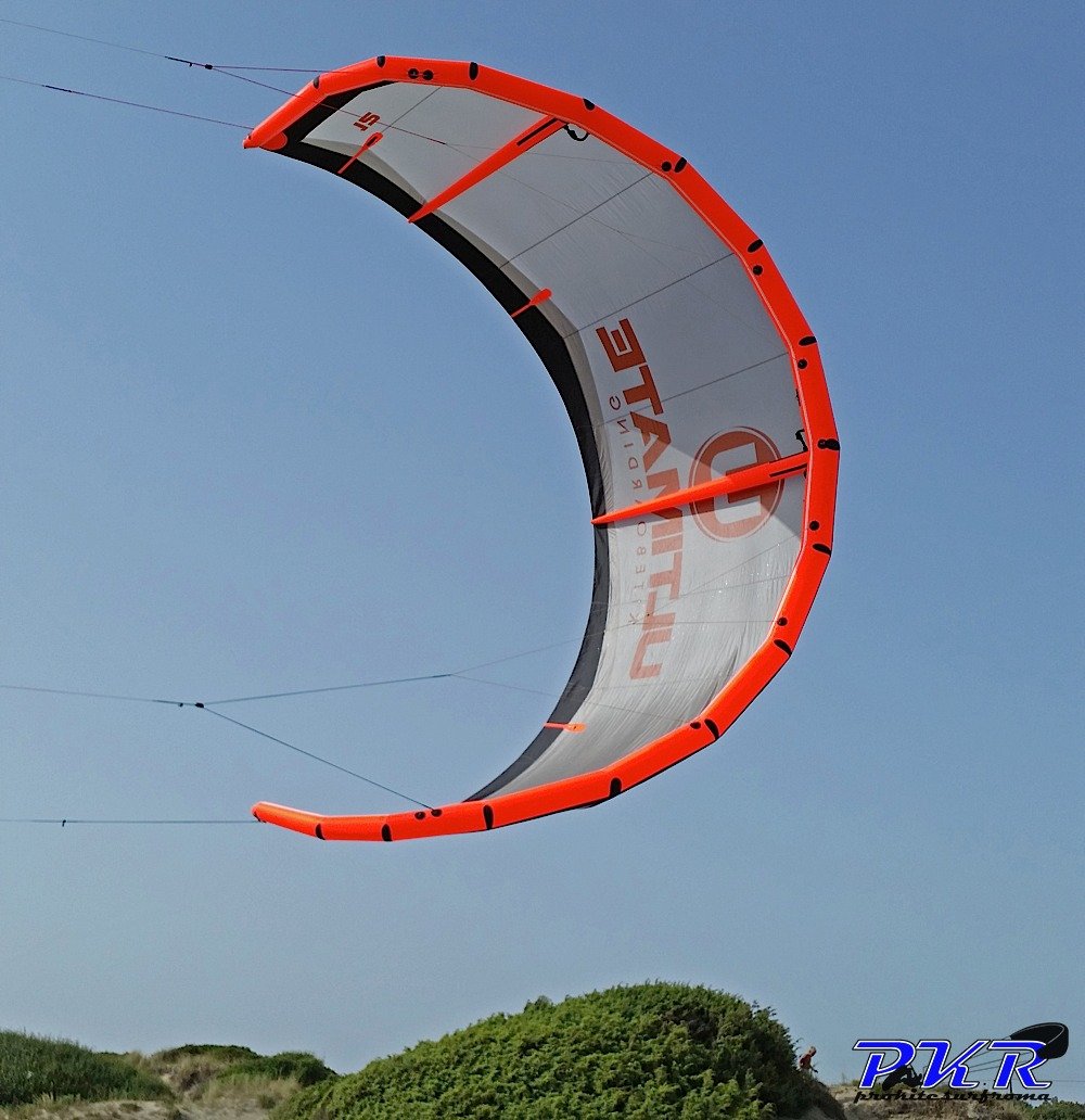 Ultimate Kiteboarding freestyle kite 1