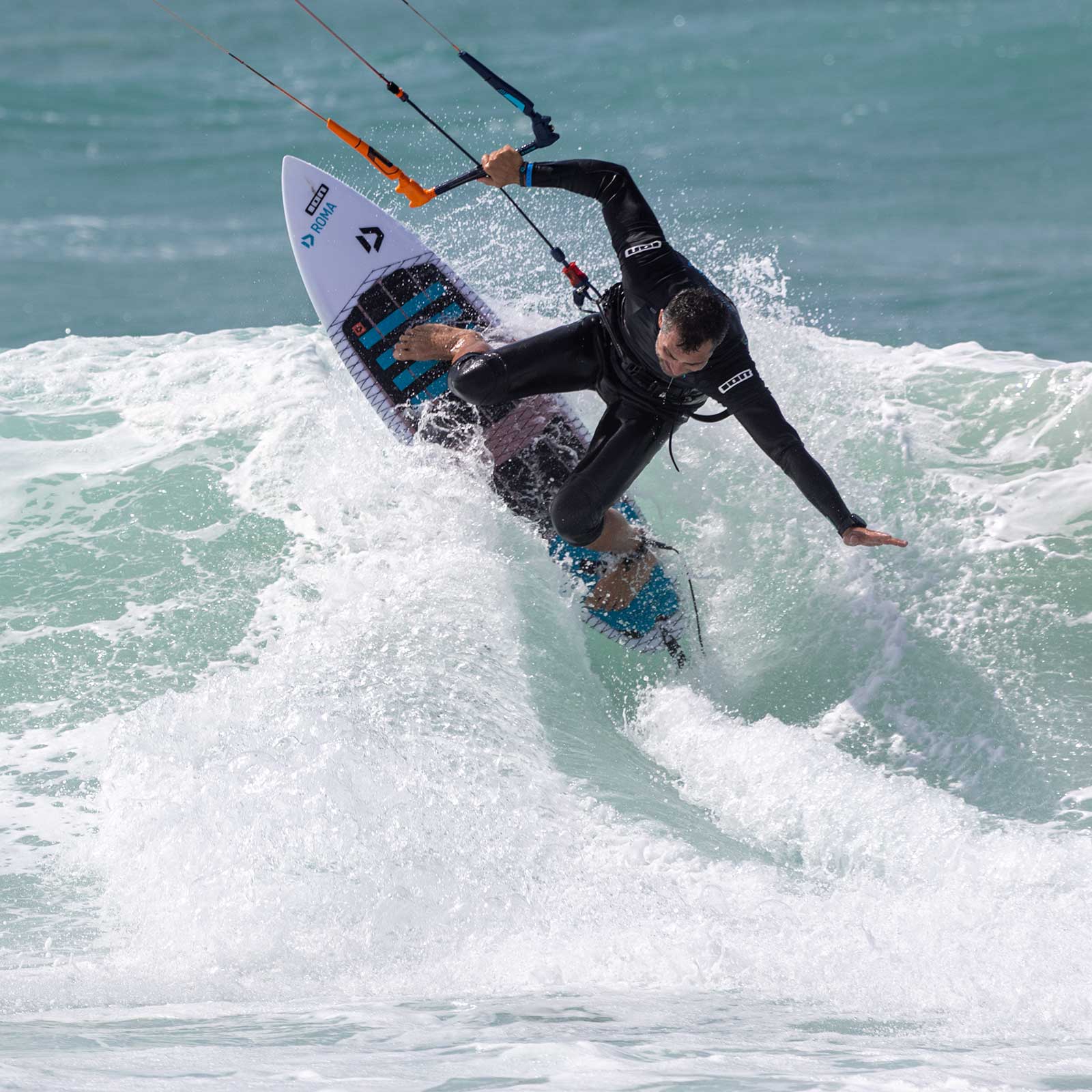 Lezioni di kitesurf wave Roma