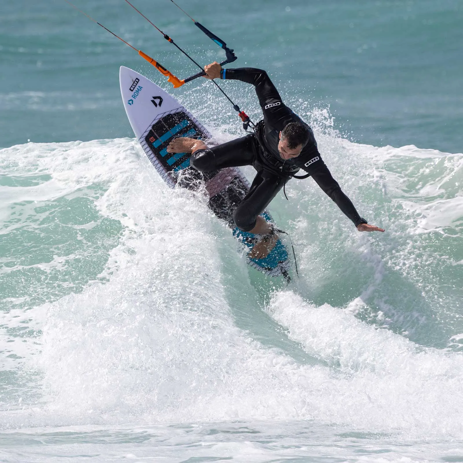 Lezioni di kitesurf wave Roma